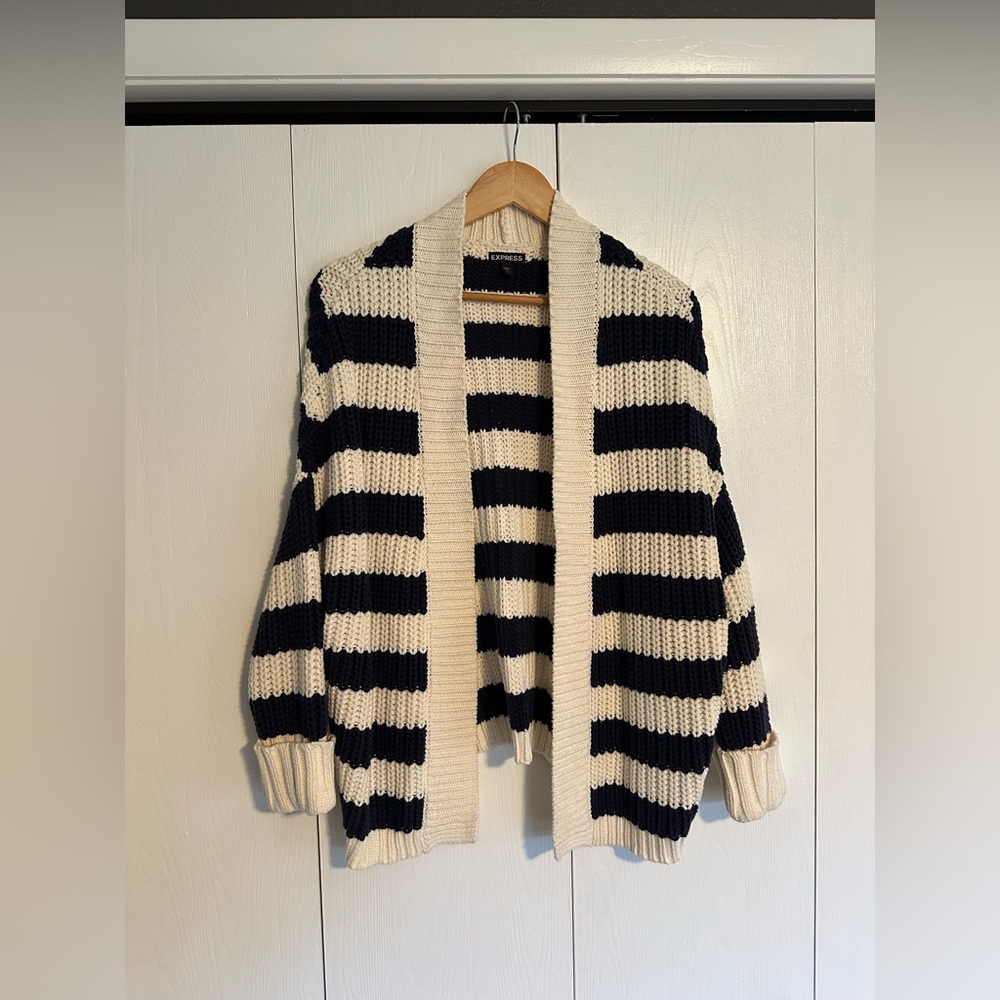 Express Striped Navy Blue and Cream Women's Open-Front Sweater